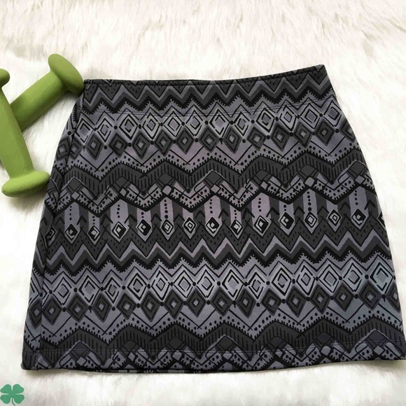 Athleta Stretch Tech Fleece Mini Skirt Size XS - Picture 2 of 10